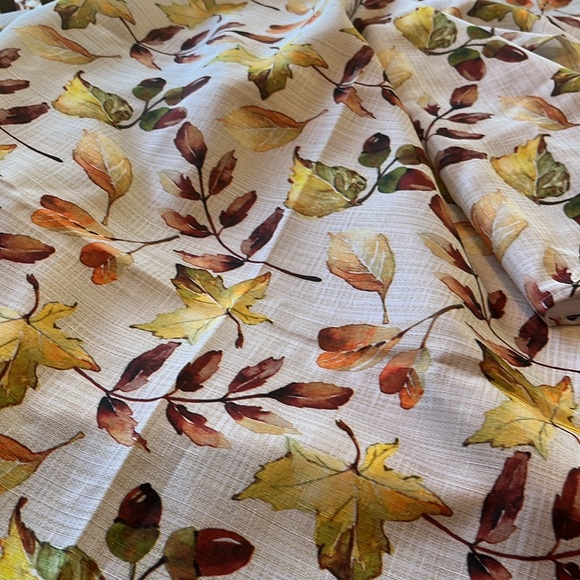 Cheery Seasonal Autumn Tablecloth - Picture 2 of 8